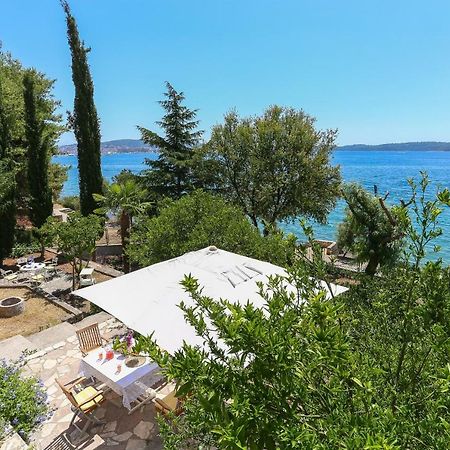 Secret Garden Barada Beach Apartment Traù Esterno foto
