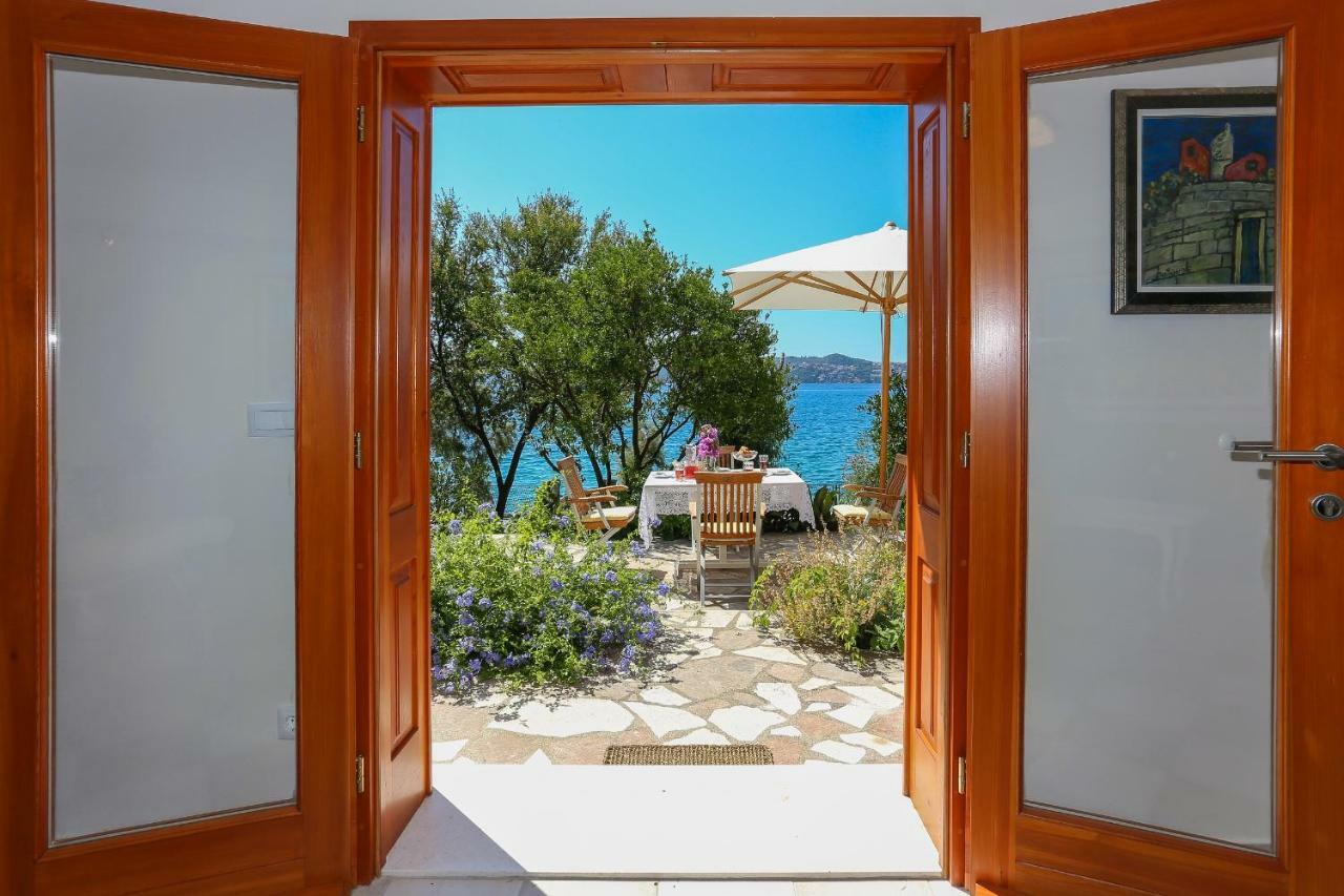 Secret Garden Barada Beach Apartment Traù Esterno foto