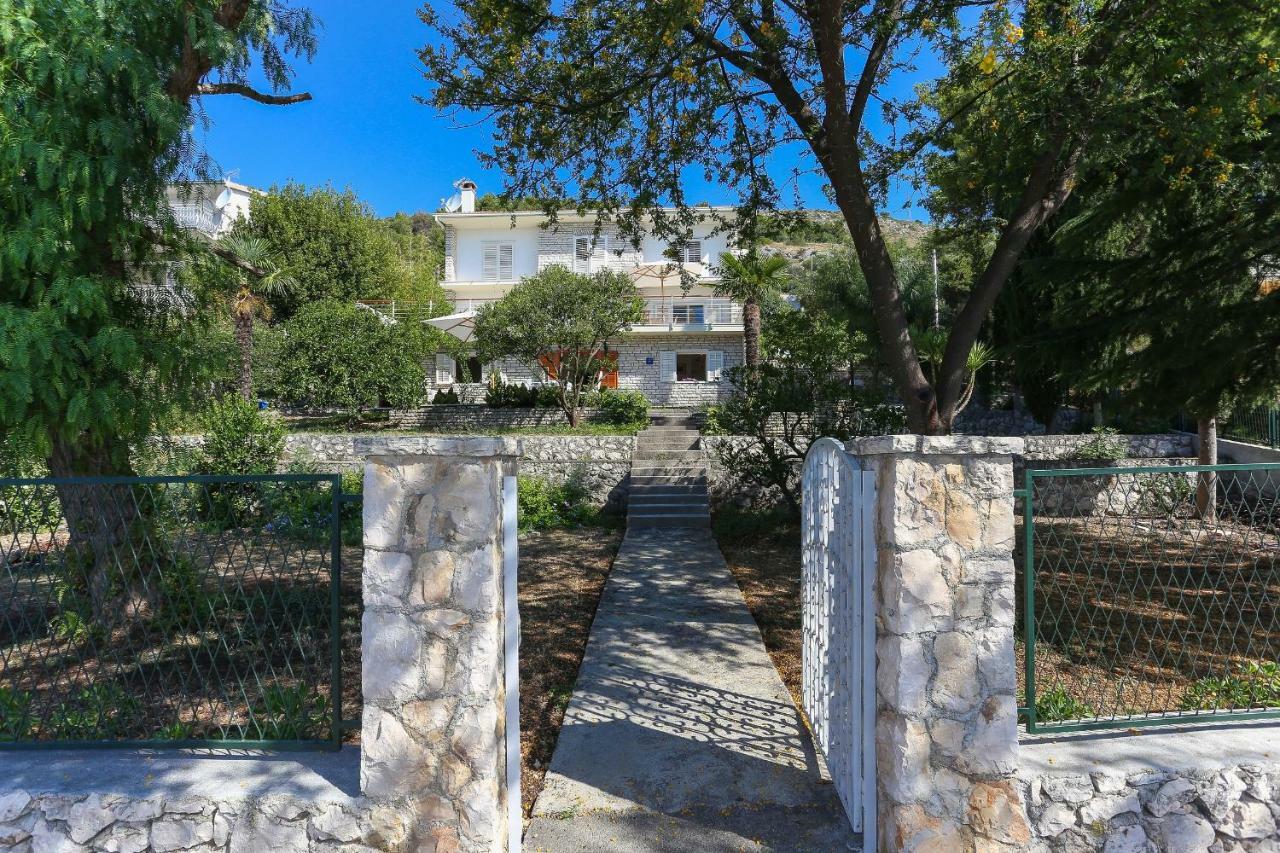 Secret Garden Barada Beach Apartment Traù Esterno foto