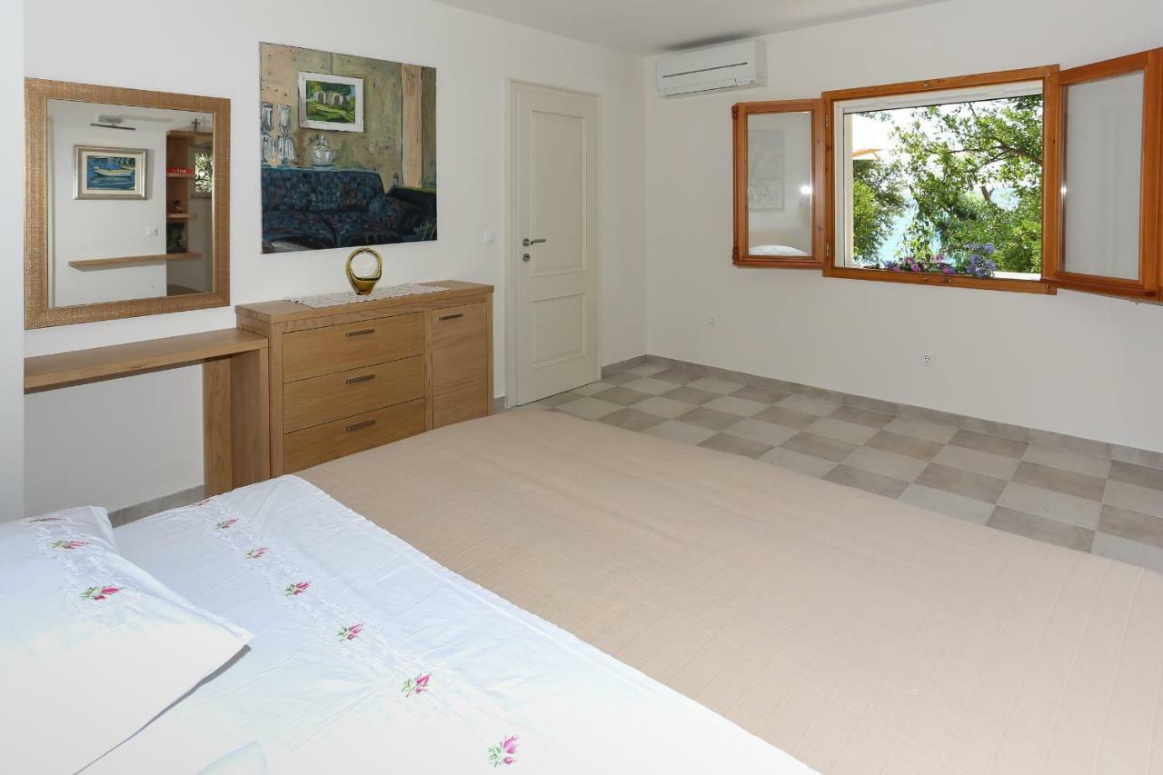 Secret Garden Barada Beach Apartment Traù Esterno foto
