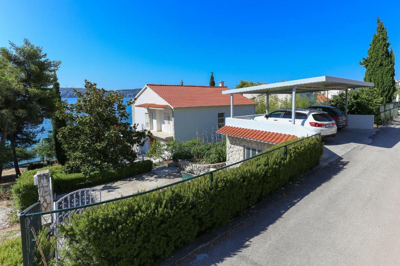 Secret Garden Barada Beach Apartment Traù Esterno foto
